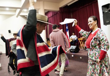 Conjunto Folclórico PUCV ofreció un recorrido musical por el campo de Chile