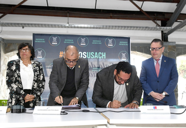 Mineduc y CRUCH firman acuerdo que fortalecerá la formación inicial docente