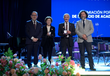 VIDEO: Reconocimiento a profesores y concierto en Teatro Municipal de Viña del Mar