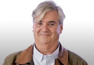 Ex director de la Orquesta de Cámara PUCV recibió Medalla Centenario