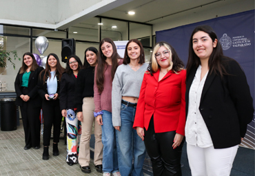 Distinguen a mujeres estudiantes de Facultad de Ingeniería
