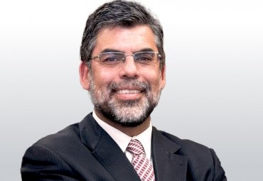 Académico aborda desafíos sobre natalidad y políticas públicas en Comisión de Familia