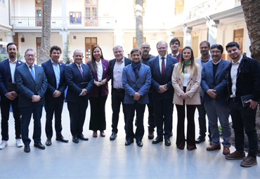 PUCV alberga Acuerdo por Valparaíso con máximas autoridades regionales