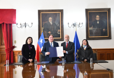 Convenio con Corte Suprema promoverá un lenguaje jurídico claro y accesible