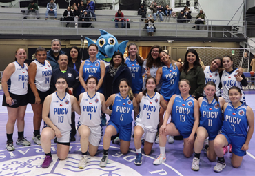 Basquetbolistas históricos de la PUCV se reúnen en encuentro Alumni
