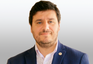 Académico Hernán Pinto obtiene categoría de Profesor Titular