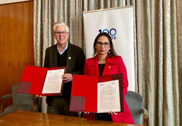 PUCV y SLEP Costa Central firman convenio para fortalecer la formación docente en el territorio