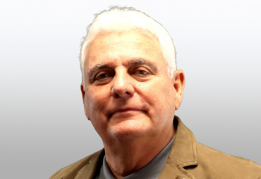 José Luis Valin renueva su gestión como director de la Escuela de Ingeniería Mecánica