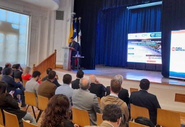 Escuela de Ingeniería de Construcción y Transporte conmemoró 97 años con seminario sobre infraestructura