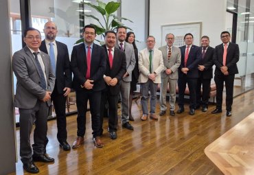 Diplomatic and Academic authorities from El Salvador strengthened ties with the PUCV