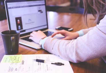 Poder Judicial destaca iniciativa ScribeClaroPUCV originada en proyecto de innovación para la docencia