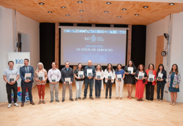 Trayectorias que construyen la PUCV: reconocen a funcionarias y funcionarios por años de servicio