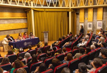 Ediciones PUCV presentó libro que reúne historias de 40 chilenas inspiradoras