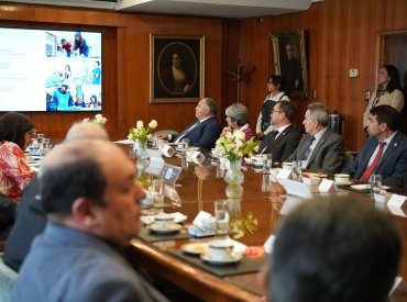 GALERÍA: Altas autoridades de la PUCV se reúnen con el Prefecto del Dicasterio para la Caultura y la Educación