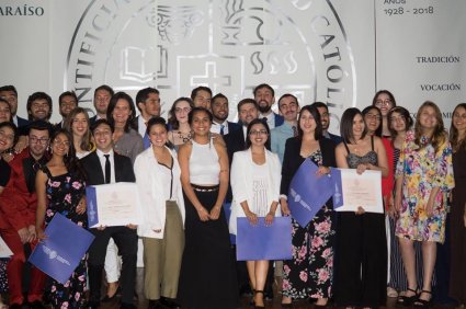 Escuela de Periodismo celebra una nueva promoción de titulados