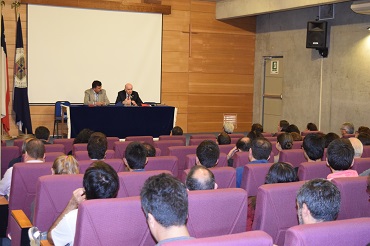 Rector Claudio Elórtegui se reúne con profesores de la Facultad de Ciencias