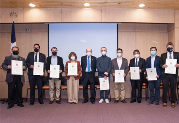 Dr. Esteban Vargas accede a jerarquía de Profesor Titular