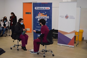 Estudiantes de Tecnología Médica se capacitan en toma rápida de test de VIH