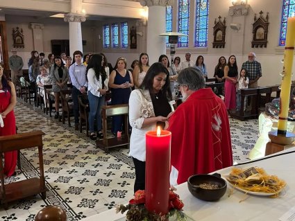 Miembros de la comunidad universitaria recibieron el sacramento de la Confirmación