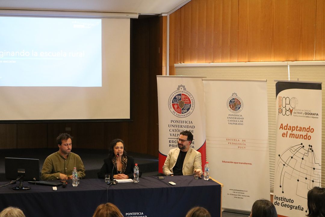 Foto del equipo investigador (vía @psicologiapucv).