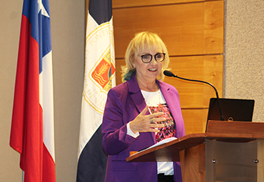 CRUCH y PUCV Santiago recibieron a experta internacional en aprendizaje profesional y formación docente