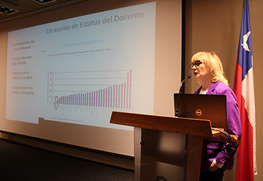 CRUCH y PUCV Santiago recibieron a experta internacional en aprendizaje profesional y formación docente