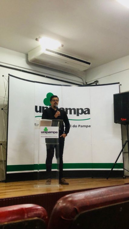 Profesor Júlio Mello visita Universidade Federal do Pampa