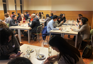 PUCV fortalece lazos con graduados y titulados de Santiago