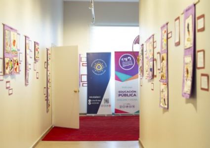 Inauguran exposición de bordados realizados en el contexto de proyecto ANID de Género, Biopolítica y Creación