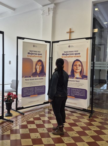 Exhibición itinerante destaca a mujeres líderes en la PUCV