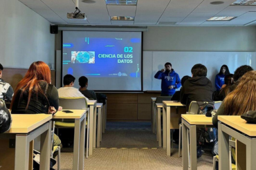 PUCV abre convocatoria para estudiantes de 4° medio en Santiago interesados en Ingeniería: Clases gratuitas y cupos directos a la universidad