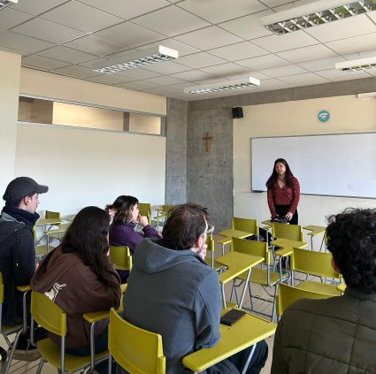 Representante estudiantil de la Comisión CAHVDA realiza charlas informativas sobre el protocolo junto a CEGESEX