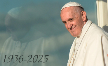 Profesores de la Facultad Eclesiástica de Teología comparten su visión en medios por la partida del Papa