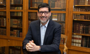 Prof. José Antonio Leiva representa a la Facultad de Teología en Simposio Internacional “10 Años de la Laudato Si’”