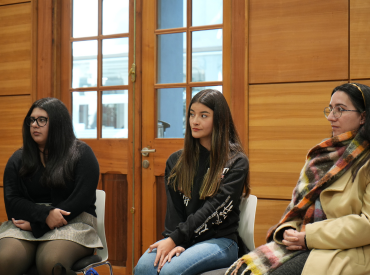 Estudiantes PUCV dan inicio al programa CREA INICIA con jornada colaborativa