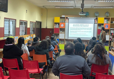 Profesor Gonzalo Agliati realiza charlas sobre Responsabilidad Penal Adolescente en Liceo Santa Teresa de Los Andes
