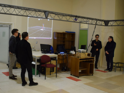 Rector PUCV visita Escuela de Kinesiología