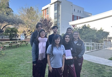 Alumni del Instituto de Filosofía presenta libro escrito por sus estudiantes