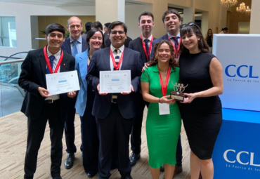 Equipo de estudiantes de Derecho PUCV destaca en la XVIII Competencia Internacional de Arbitraje en Lima