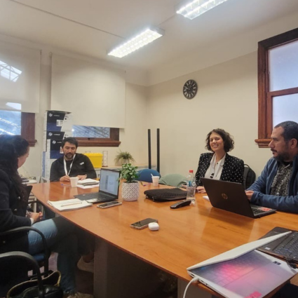 Doctorando de la Universidad del Bío-Bío conoce experiencia de investigación inclusiva en la PUCV