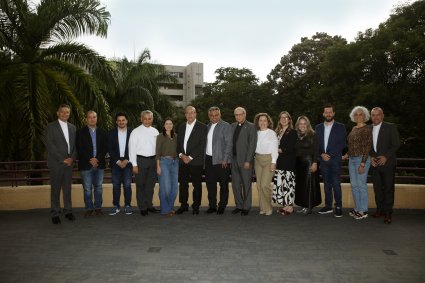 Decana de la Facultad Eclesiástica de Teología PUCV integra comisión evaluadora internacional de AVEPRO en Medellín