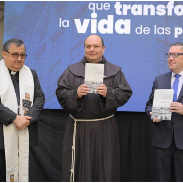 Gran Canciller de la PUCV entrega Carta Pastoral con motivo de la conmemoración de la Primera Piedra de Casa Central