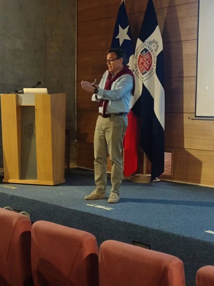 Instituto de Biología PUCV recibió la visita del Dr. Francisco Abadía-Molina