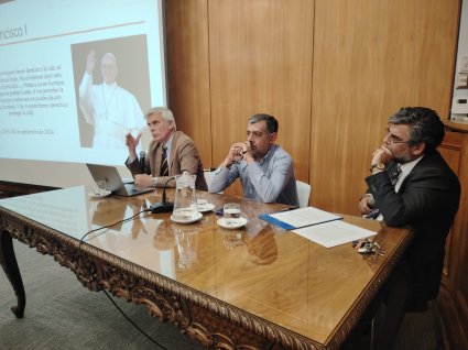 Programa de Ciencias para la Familia organizó conversatorio sobre el valor sagrado de la vida en su etapa inicial