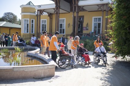 Entre árboles y memorias: un aprendizaje compartido en el Hogar San Alberto Hurtado