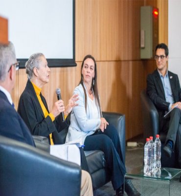 Diálogos en Salud abordó longevidad y proyecciones en salud