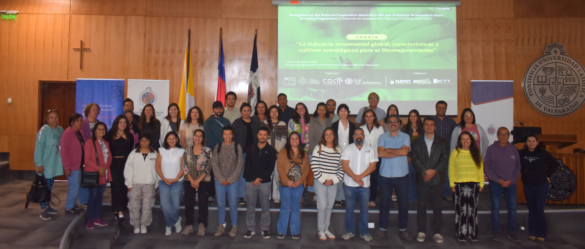 Agronomía PUCV reúne a academia e industria en curso internacional sobre mejoramiento genético ornamental